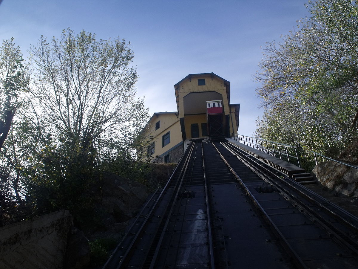 By Kamako.Mi - Own work, CC BY-SA 4.0, https://commons.wikimedia.org/w/index.php?curid=34572553